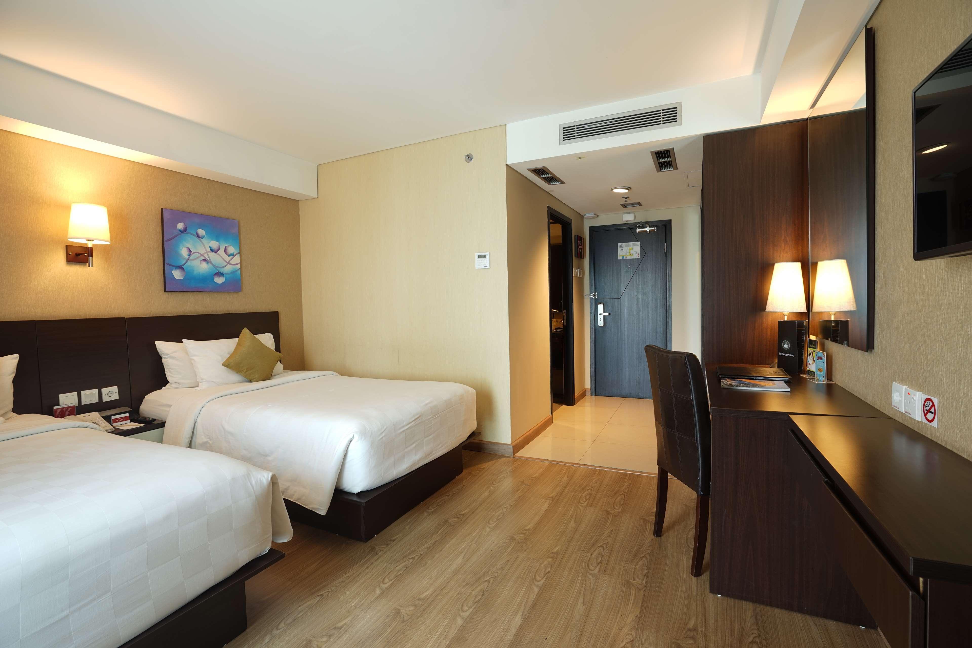Best Western Premier The Hive Джакарта Экстерьер фото