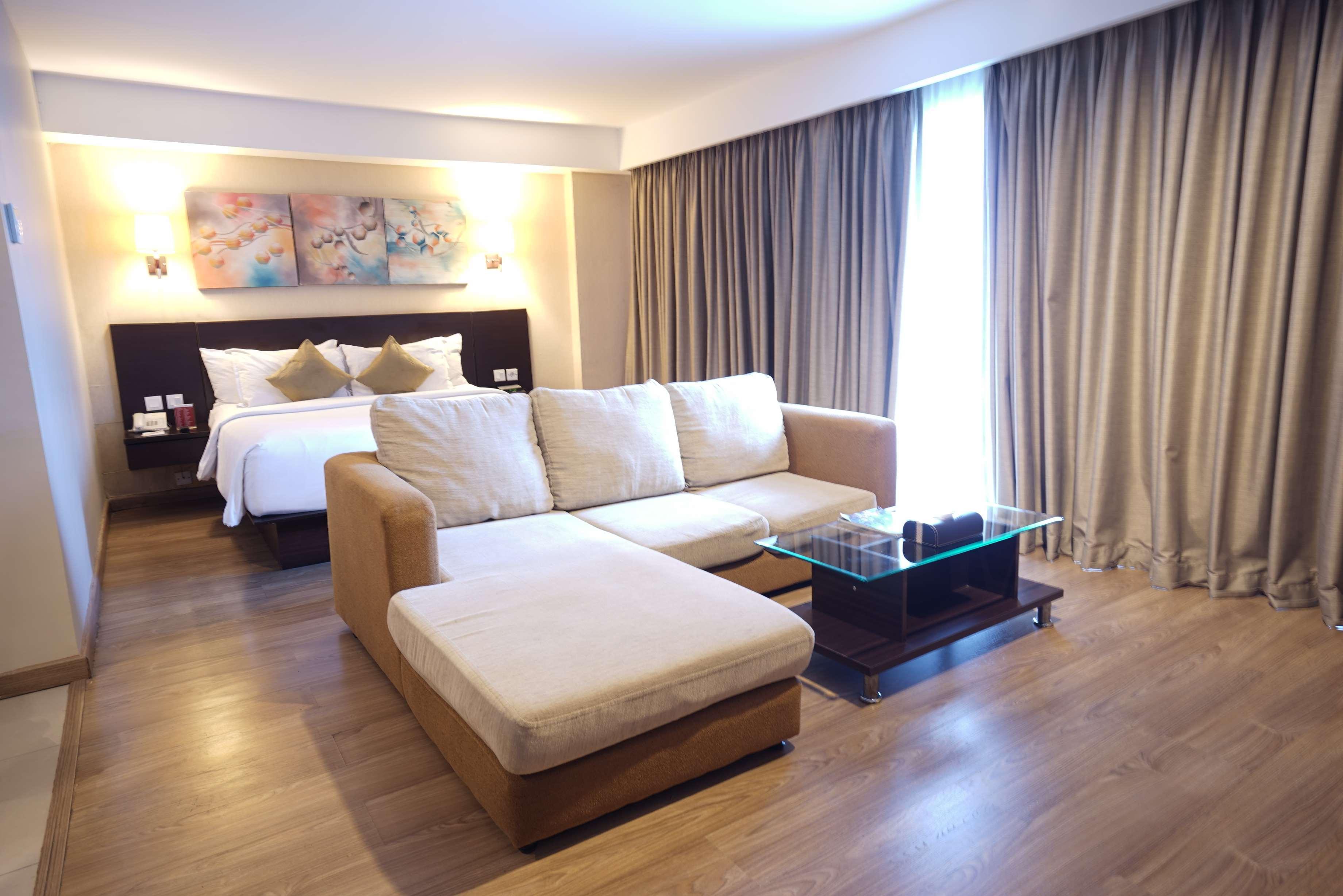 Best Western Premier The Hive Джакарта Экстерьер фото
