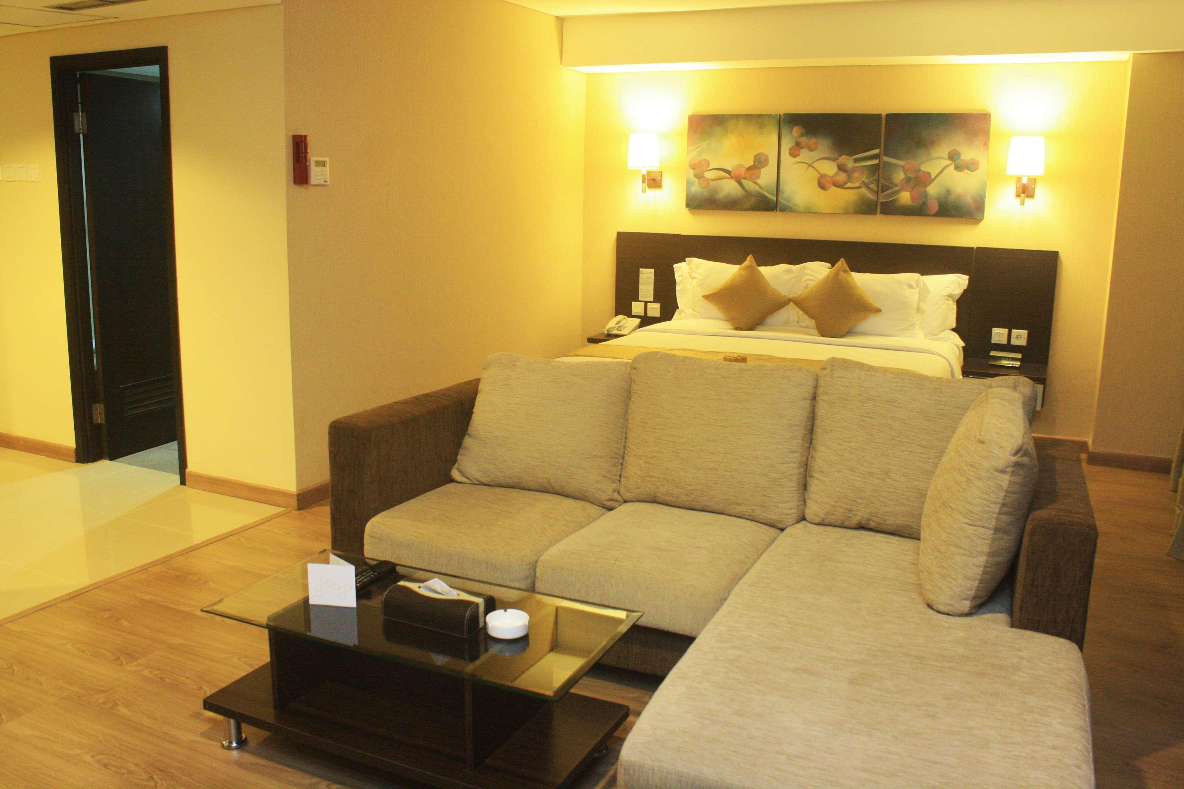 Best Western Premier The Hive Джакарта Экстерьер фото
