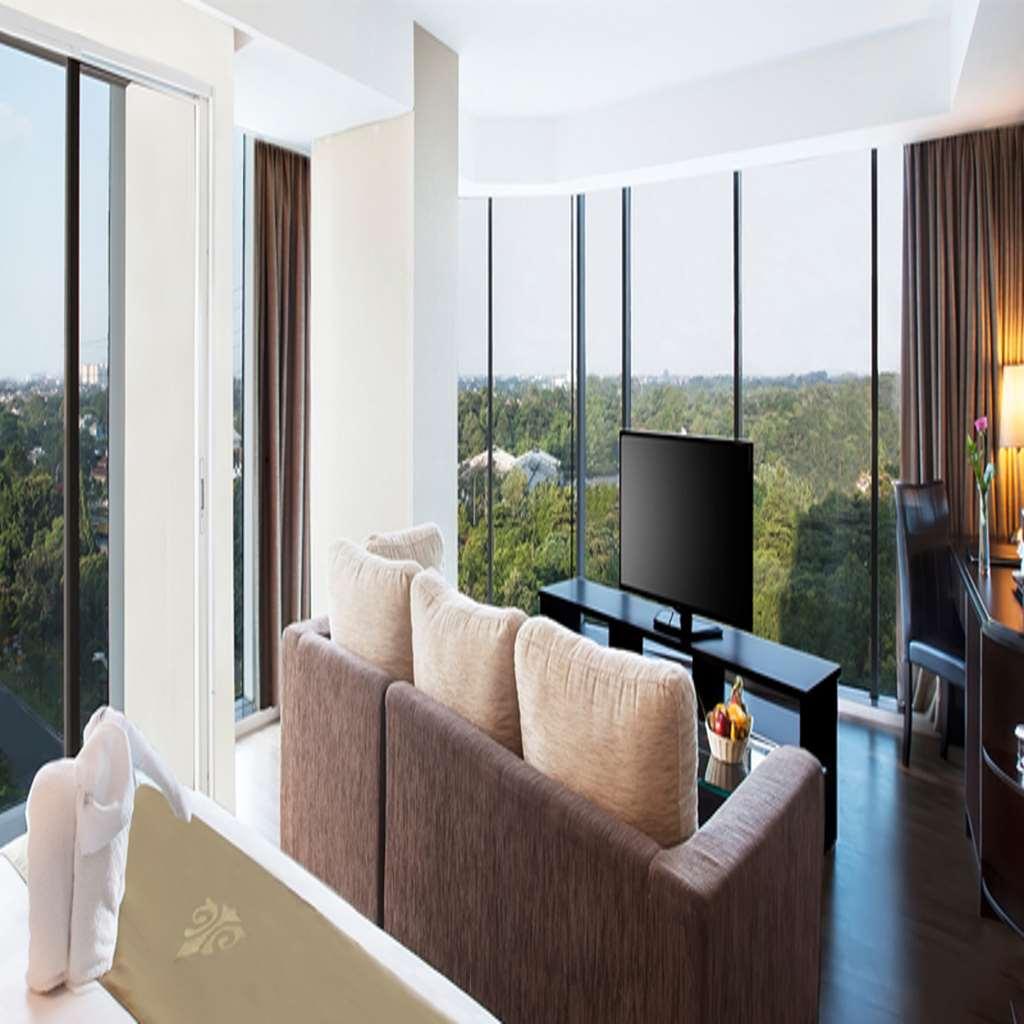 Best Western Premier The Hive Джакарта Номер фото